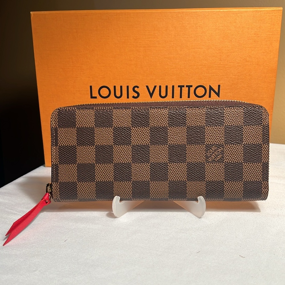 🔥💯Authentic Louis Vuitton Clemence Wallet